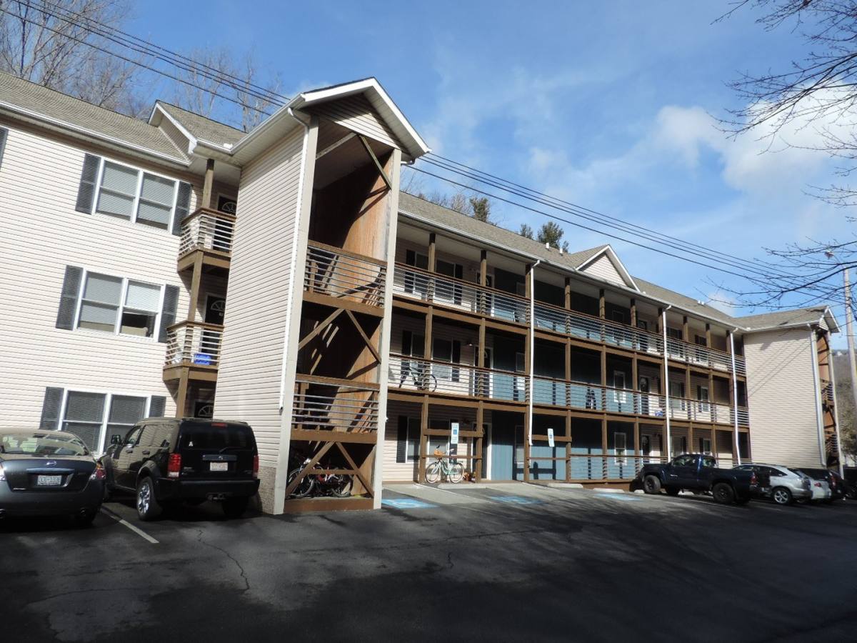 Apartment for rent at 1395 W King St, Boone, NC 28607