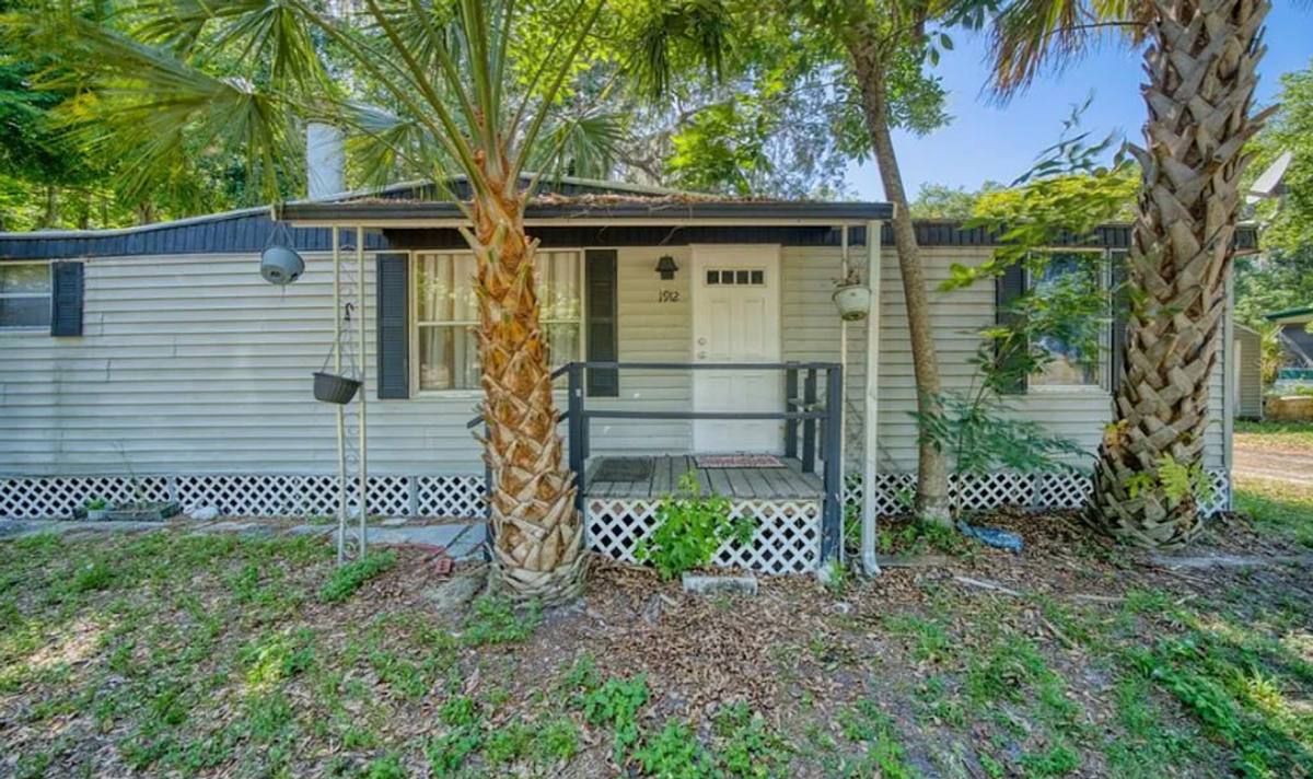 1912 Spring Ave, Oviedo, FL 32765