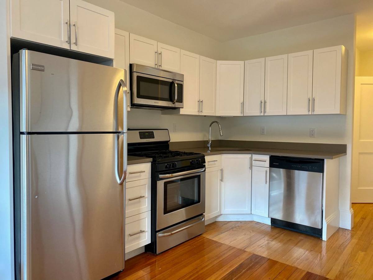 House for rent at 85 Harvard St #3D, Brookline, MA 02445