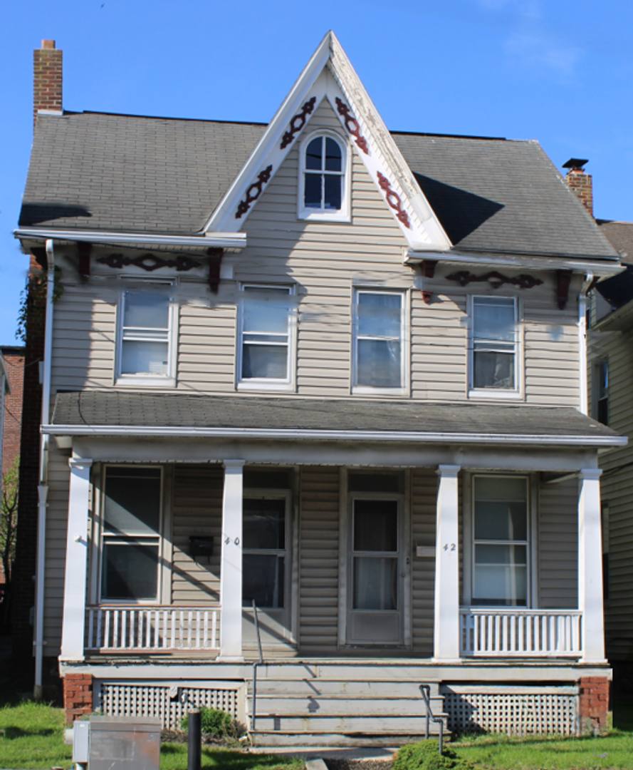 House for rent at 40 N Main St, Red Lion, PA 17356