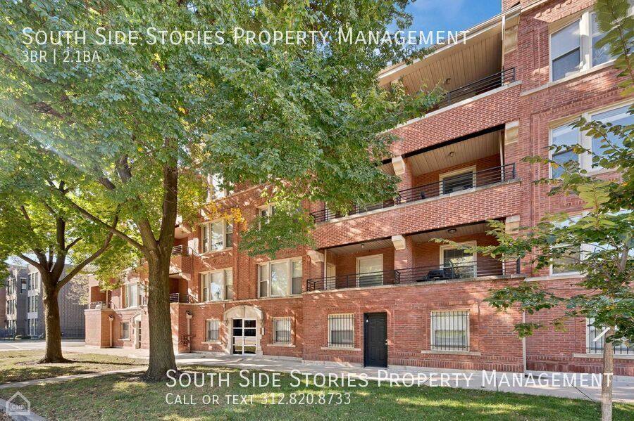 Apartment for rent at 220 E 44 St #1, Chicago, IL 60653