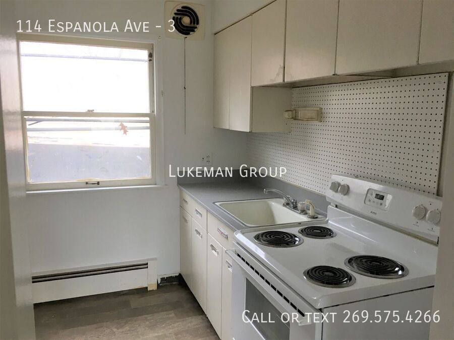 Apartment for rent at 114 Espanola Ave #3, Kalamazoo, MI 49004