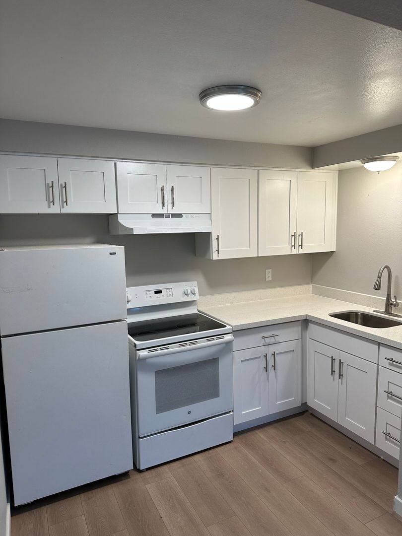 Apartment for rent at 325 SW Academy, Dallas, OR 97338