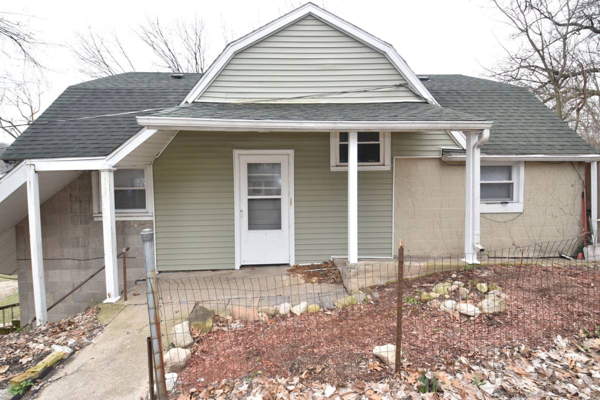Apartment for rent at 1311 Montgomery Rd, Mishawaka, IN 46544
