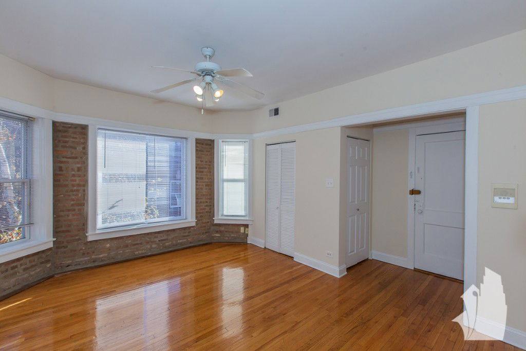 Apartment for rent at 859 W Cornelia Ave #2S, Chicago, IL 60657