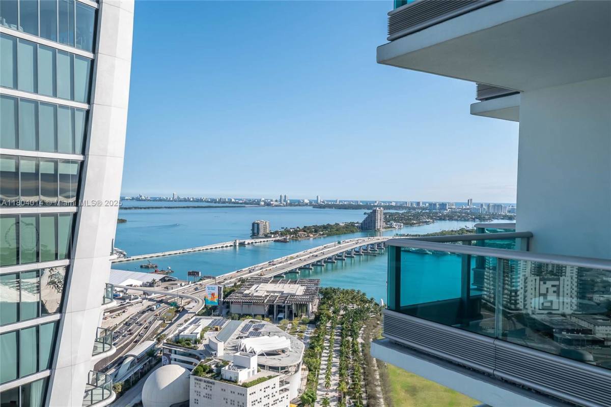 House for rent at 900 Biscayne Blvd #3710, Miami, FL 33132