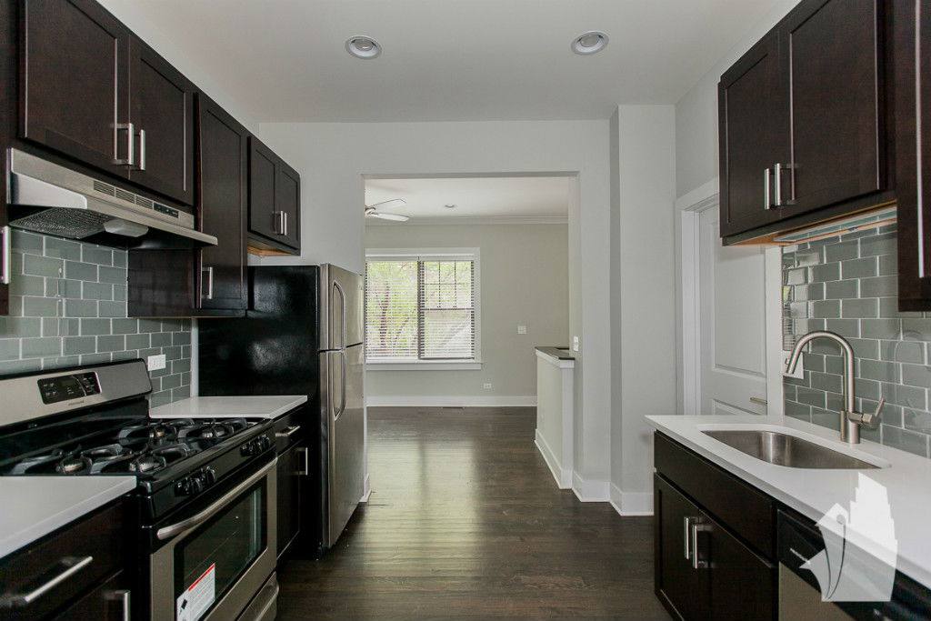 Apartment for rent at 1952 W Nelson St #3W, Chicago, IL 60657