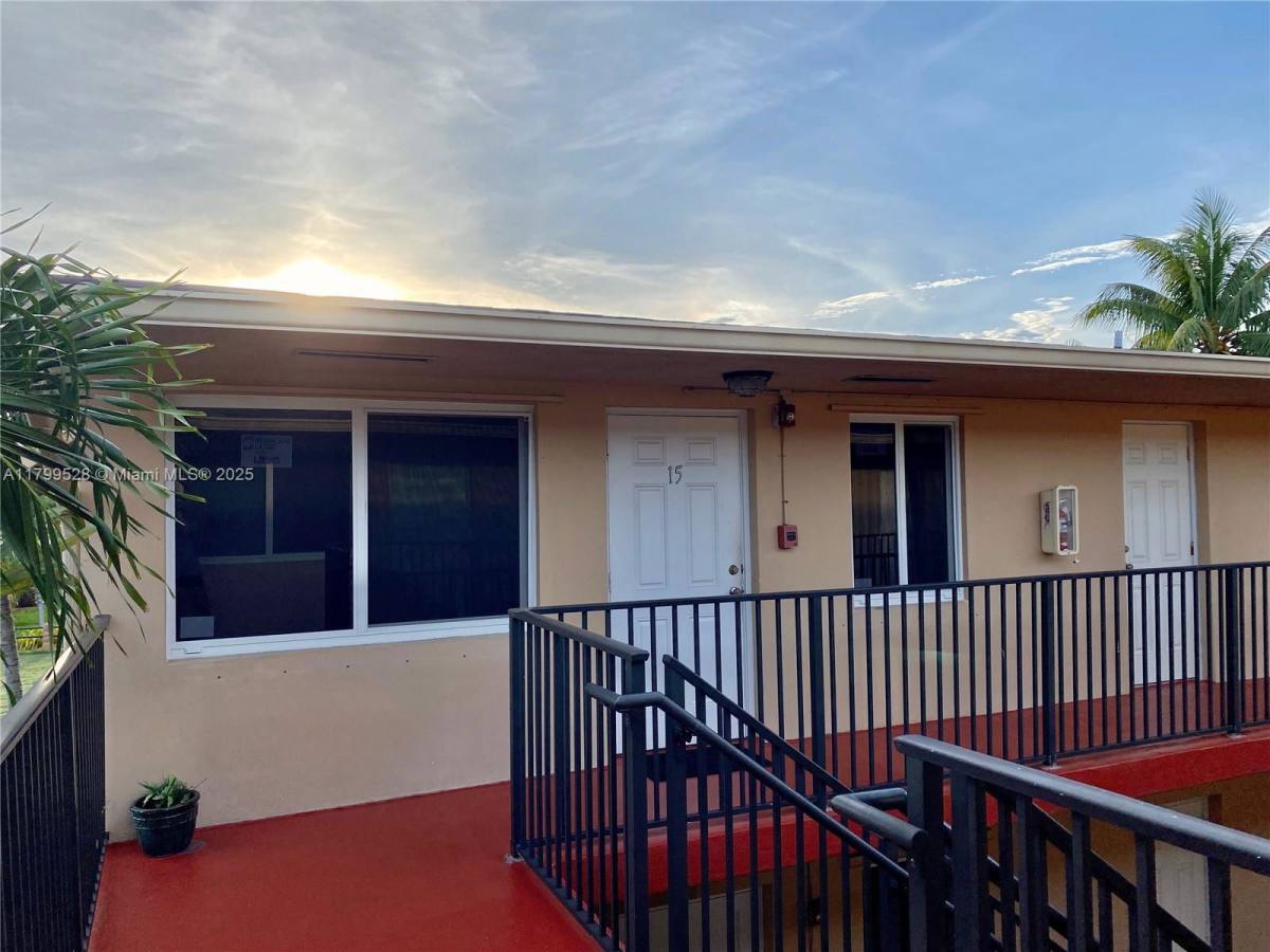Apartment for rent at 1733 Mayo St #15, Hollywood, FL 33020