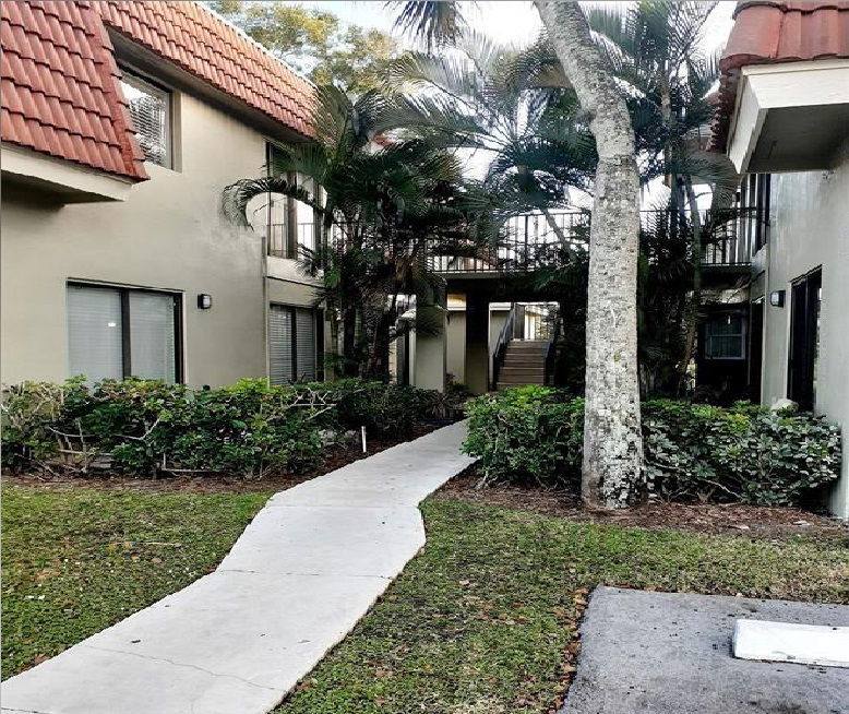 Apartment for rent at 11374 Royal Palm Blvd, Coral Springs, FL 33065