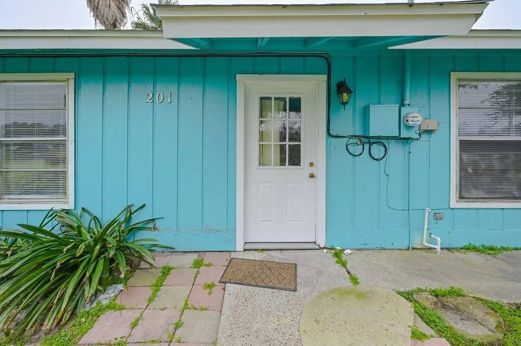 House for rent at 201 W 3rd St, Rockport, TX 78382
