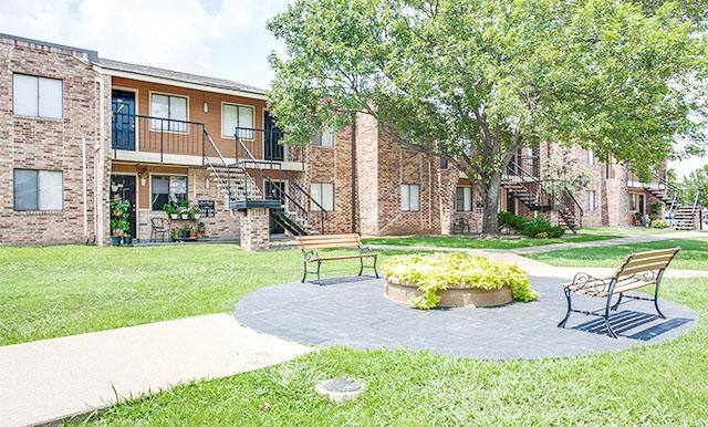 Apartment for rent at 145 W Pioneer Parkway, Grand Prairie, TX 75051
