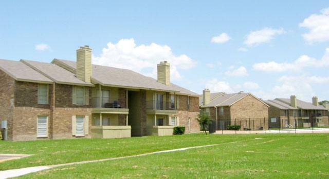 Apartment for rent at 702 W Warrior Tr, Grand Prairie, TX 75052