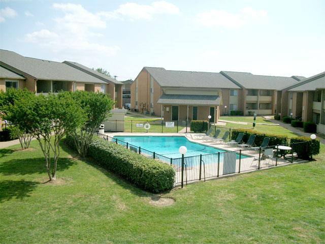 Apartment for rent at 1501 Tennis Dr, Bedford, TX 76022