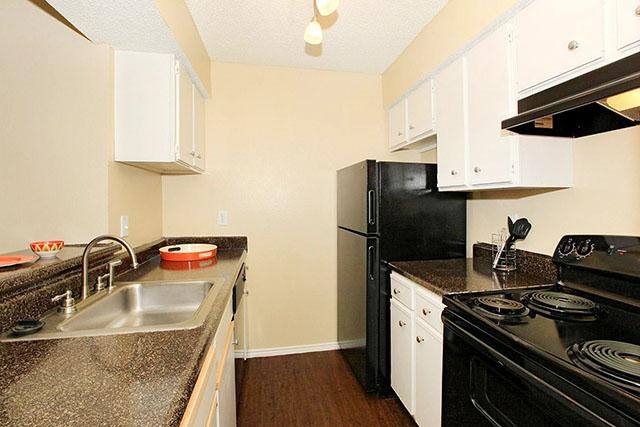 Apartment for rent at 4141 Rosemeade Parkway, Dallas, TX 75287