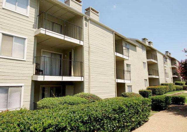 Apartment for rent at 9911 Whitehurst Dr, Dallas, TX 75243
