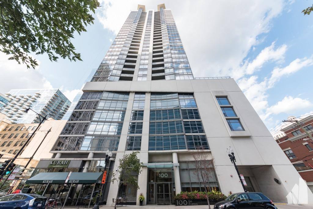 Condo for rent at 100 E 14th St #1009, Chicago, IL 60605