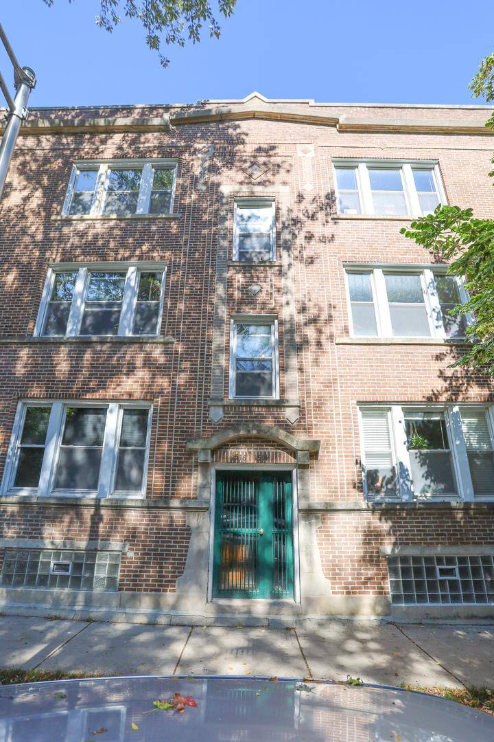 Apartment for rent at 5866 N Ridge Ave #1, Chicago, IL 60660