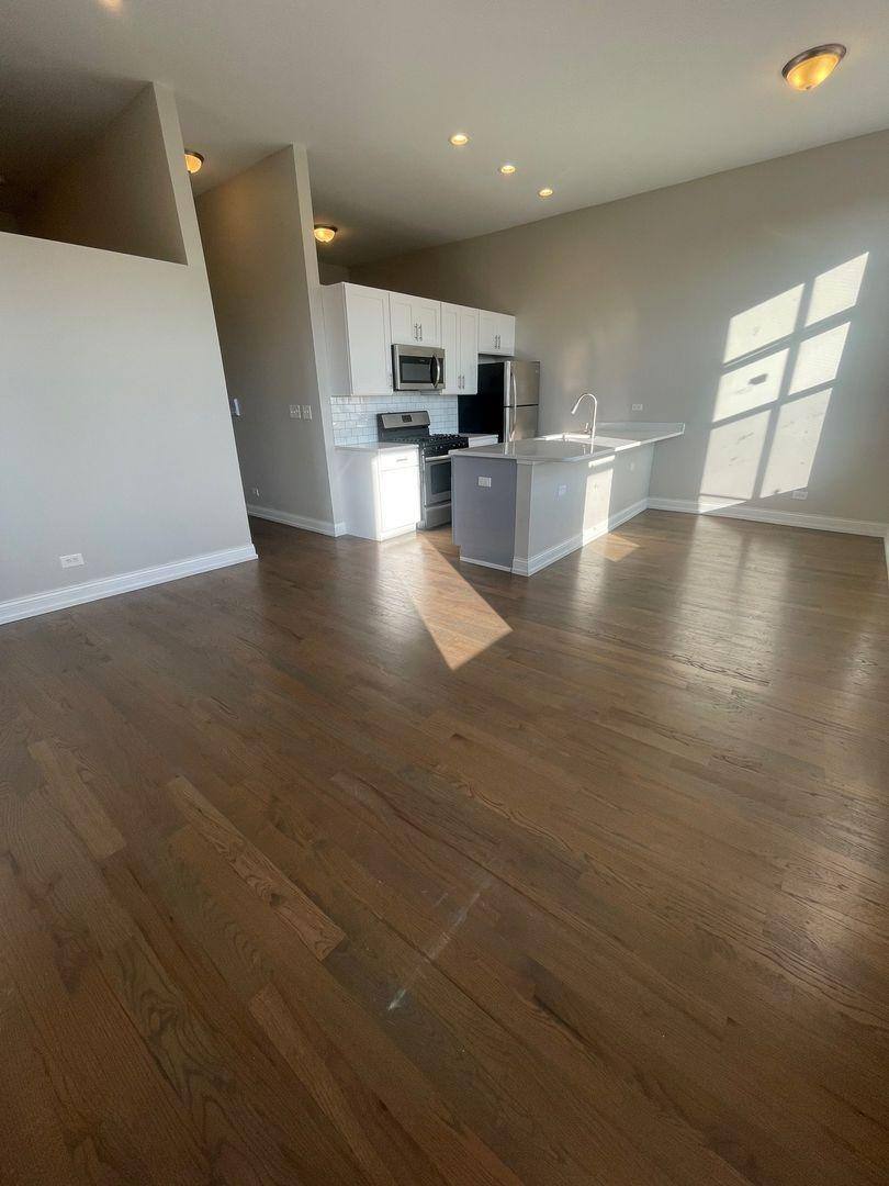 Apartment for rent at 2622 W Cermak #3F 6060, Chicago, IL 60608