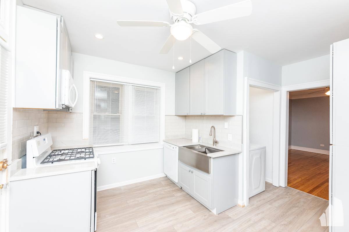 Apartment for rent at 723 Dobson St #1, Evanston, IL 60202