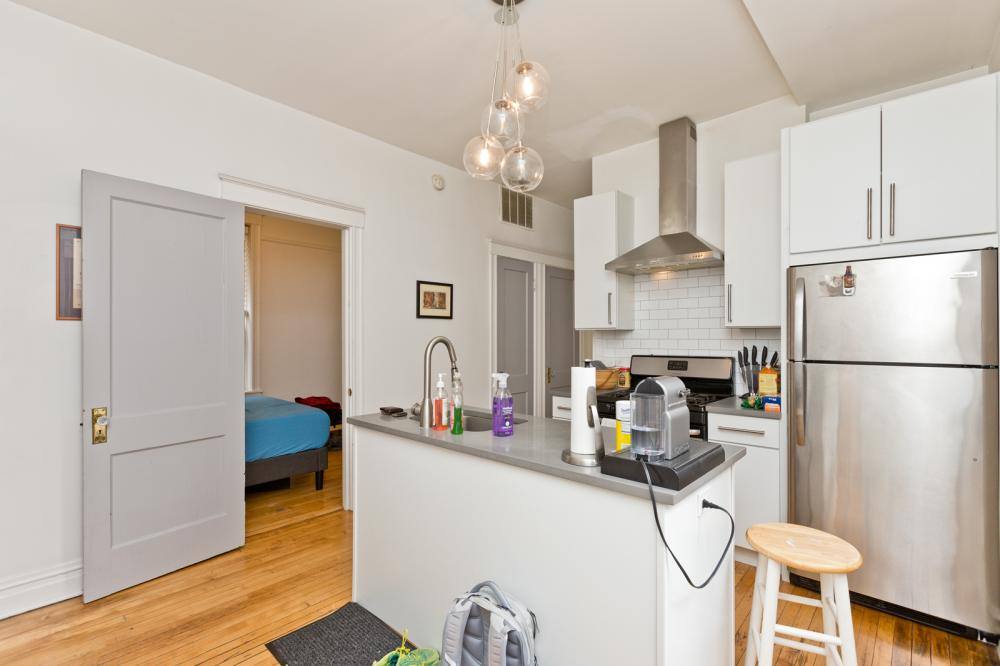 Apartment for rent at 2146 W Iowa St #1R, Chicago, IL 60622