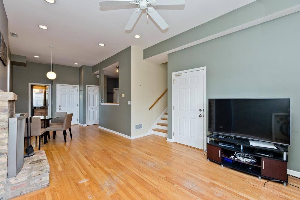 Apartment for rent at 1317 N Wicker Park #2R, Chicago, IL 60622