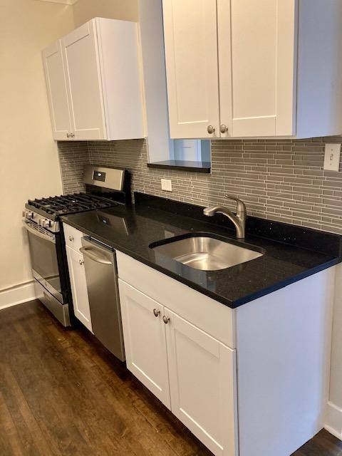 Apartment for rent at 728 W Roscoe St, Chicago, IL 60657
