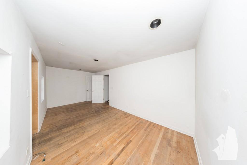 Apartment for rent at 2318 N Southport Ave #1F, Chicago, IL 60614