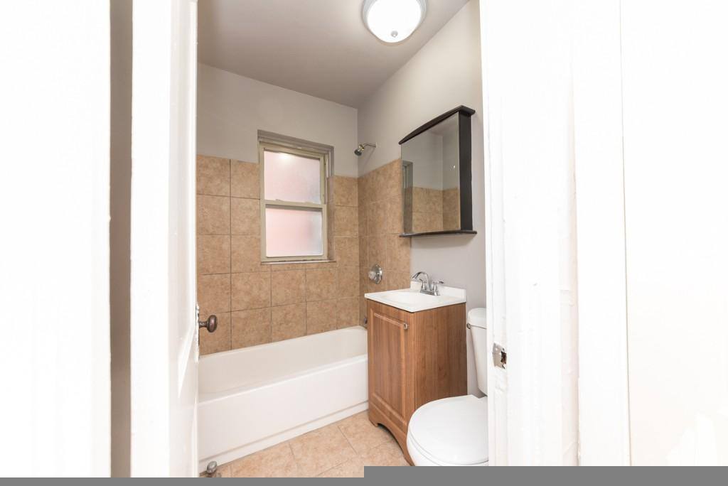 Apartment for rent at 4025 W Melrose St #31-3N, Chicago, IL 60641