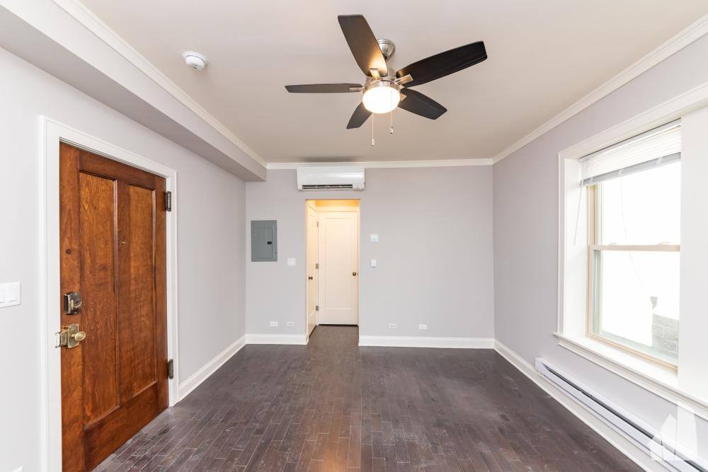 Apartment for rent at 640 W Wrightwood Ave #403, Chicago, IL 60614