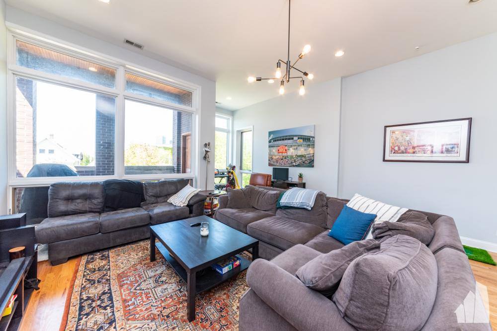Apartment for rent at 1133 W Addison #3, Chicago, IL 60613