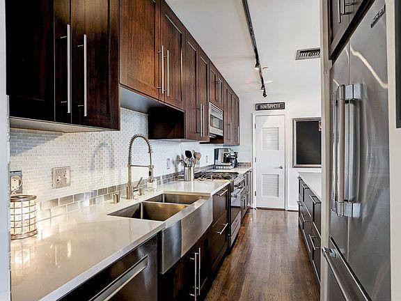 Apartment for rent at 915 Franklin St #53, Houston, TX 77002