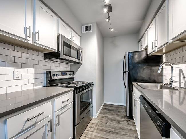 Apartment for rent at 2070 Broadway #53, San Antonio, TX 78231
