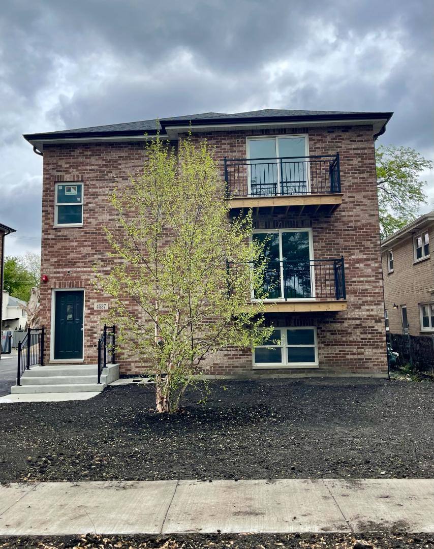 Apartment for rent at 4533 Park Ave #1-33, Brookfield, IL 60513