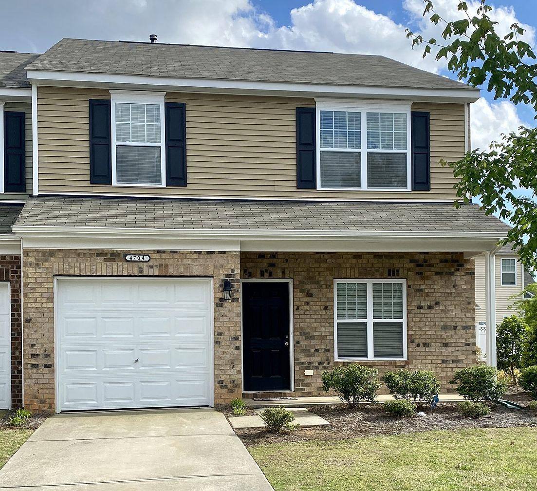 Townhouse for rent at 4704 Pepperstone Lane, Charlotte, NC 28269