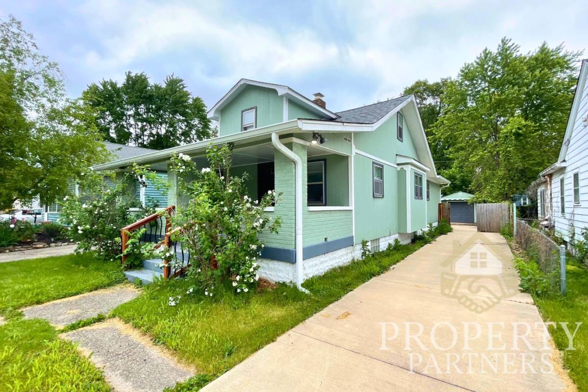 House for rent at 4929 Kingsley Dr Kingsly, Indianapolis, IN 46205