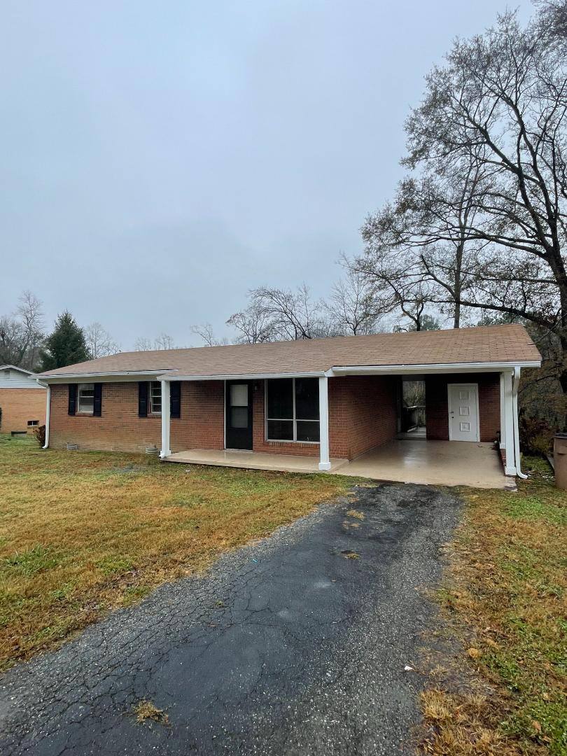 House for rent at 2016 Barker Blvd #2016 Boulevar, Shelby, NC 28152