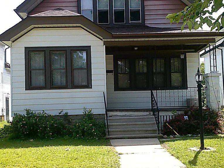 Townhouse for rent at 3238 S 7th St, Milwaukee, WI 53215
