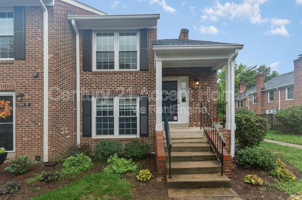 Townhouse for rent at 2514 S Arlington Mill Dr E, Arlington, VA 22206