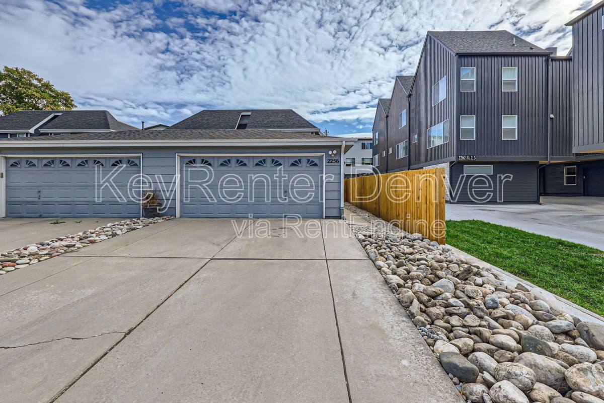 Townhouse for rent at 2256 S Dexter St, Denver, CO 80222
