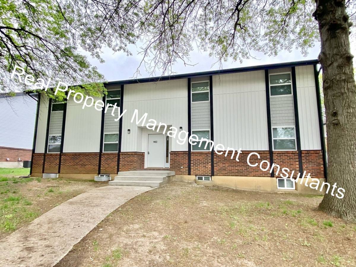 Apartment for rent at 2200 Mission Rd, Harrisonville, MO 64701