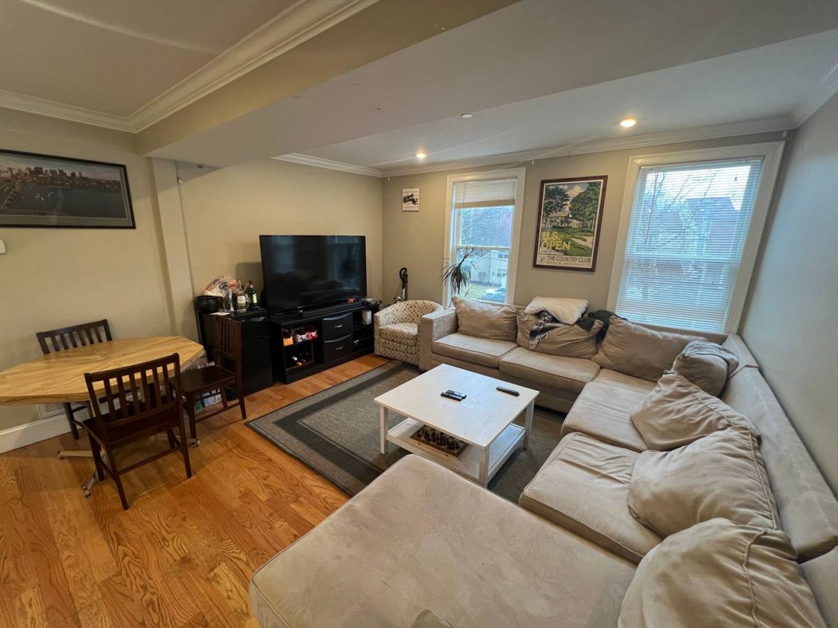 House for rent at 175 River St #2R, Cambridge, MA 02139