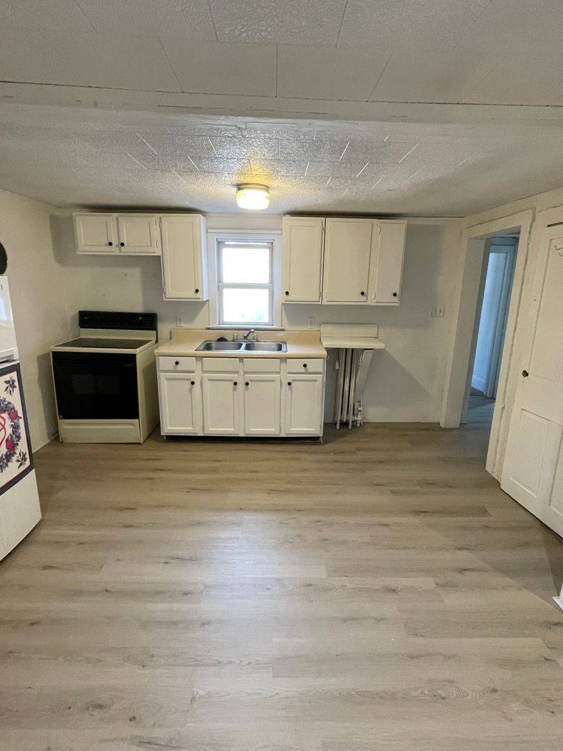 Apartment for rent at 121-123 E Market St, Williamstown, PA 17098