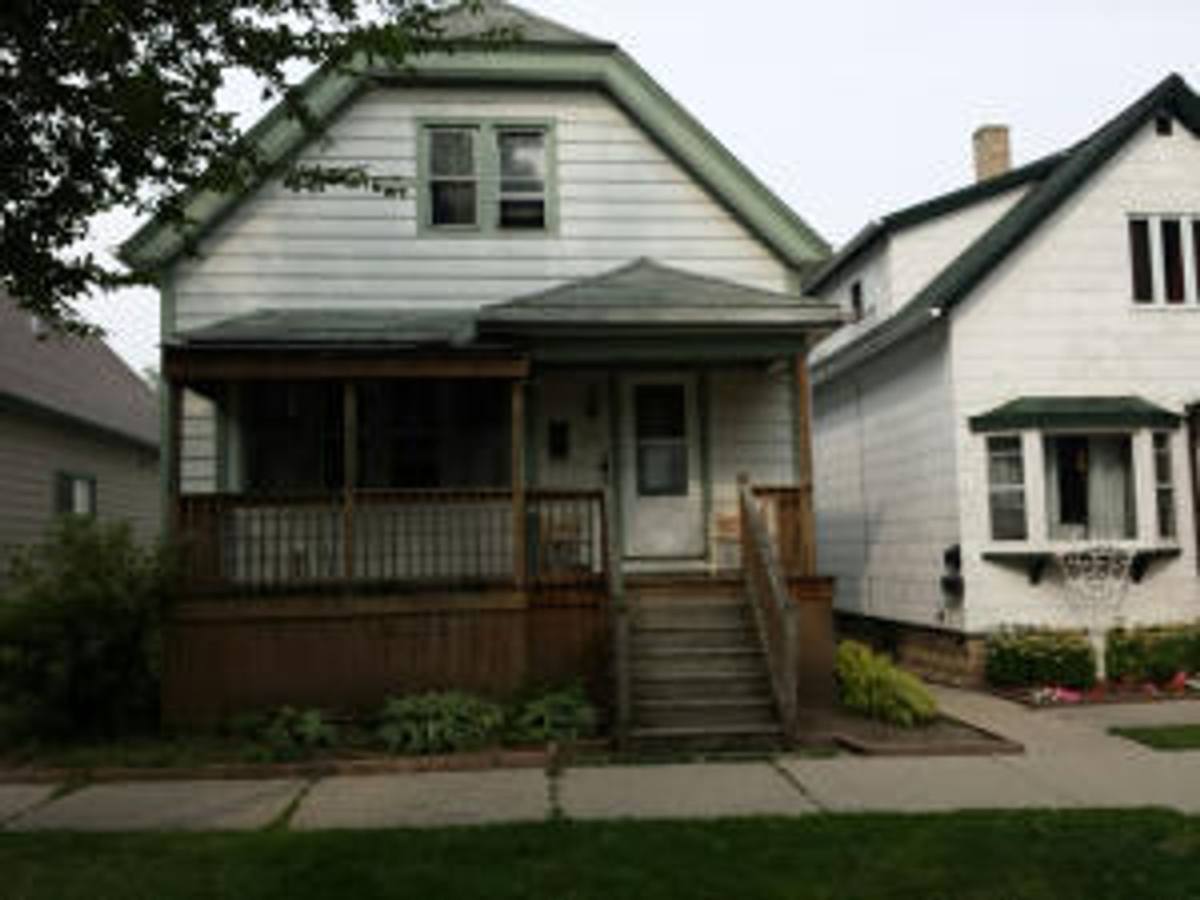 Apartment for rent at 2463 N Bartlett Ave, Milwaukee, WI 53211