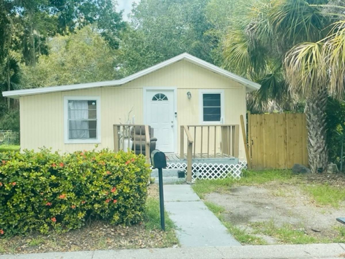 House for rent at 1010 8th St E, Bradenton, FL 34208