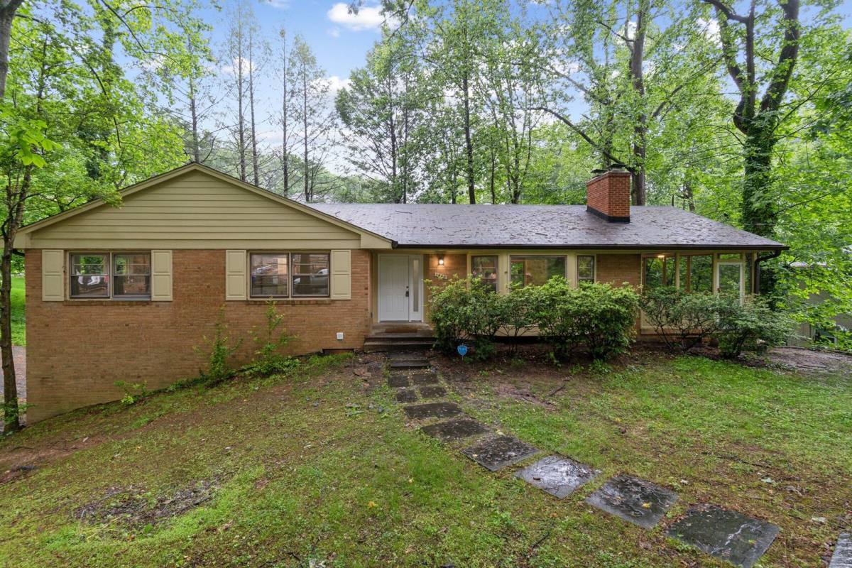 House for rent at 1440 Woodacre Dr, McLean, VA 22101