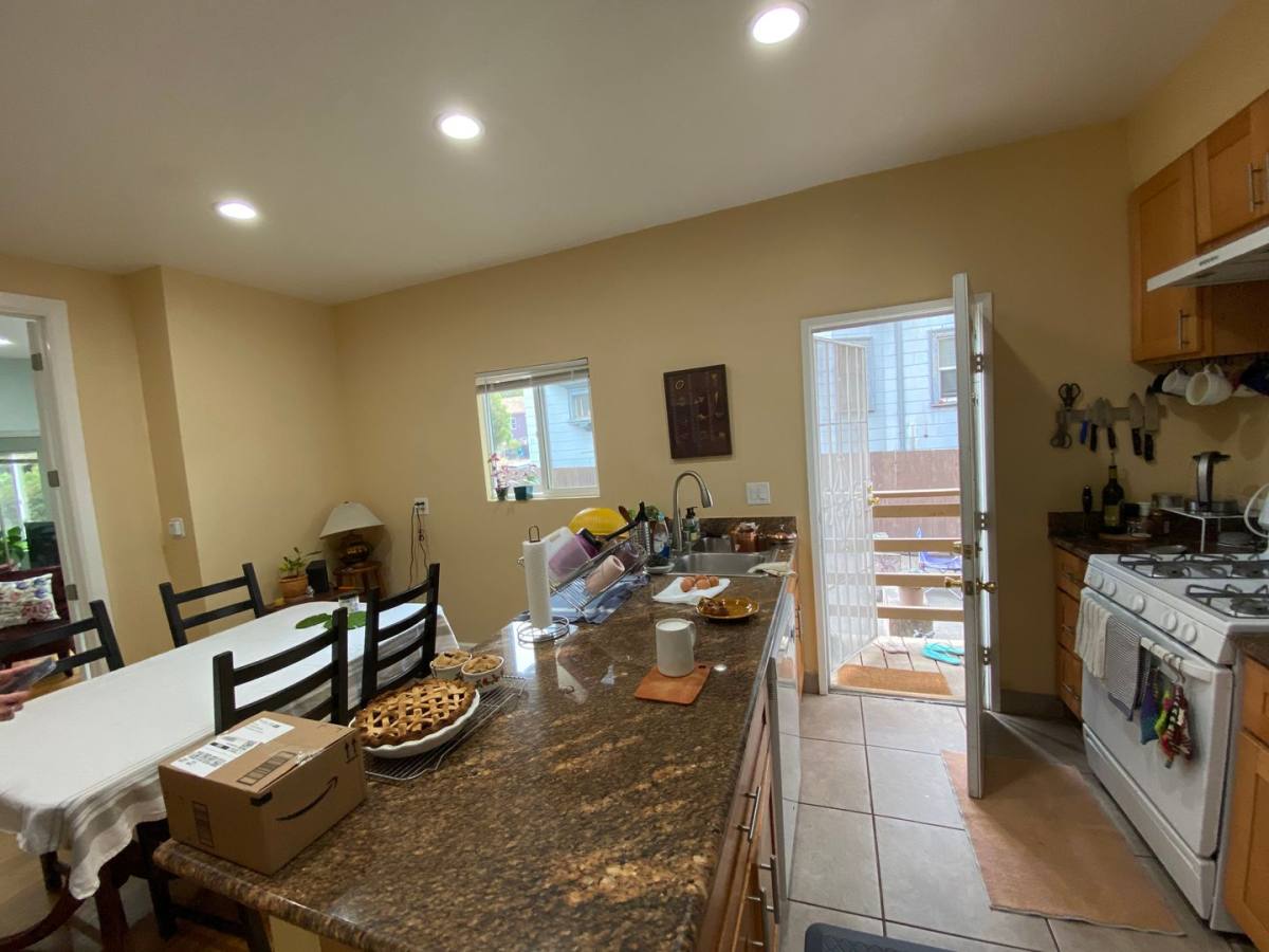 Apartment for rent at 475 W Macarthur, Oakland, CA 94609