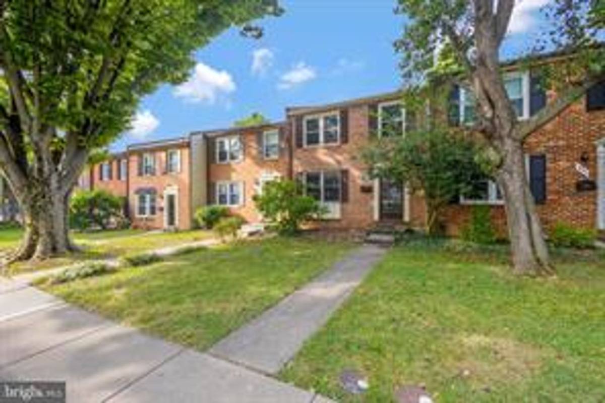 Townhouse for rent at 319 James St, Falls Church, VA 22046