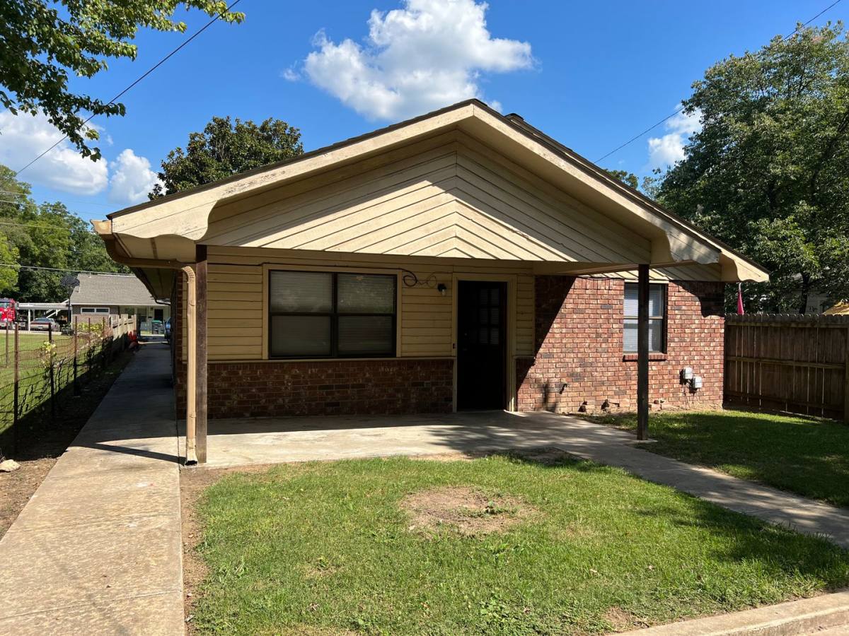 Apartment for rent at 921 Callie, Tahlequah, OK 74464
