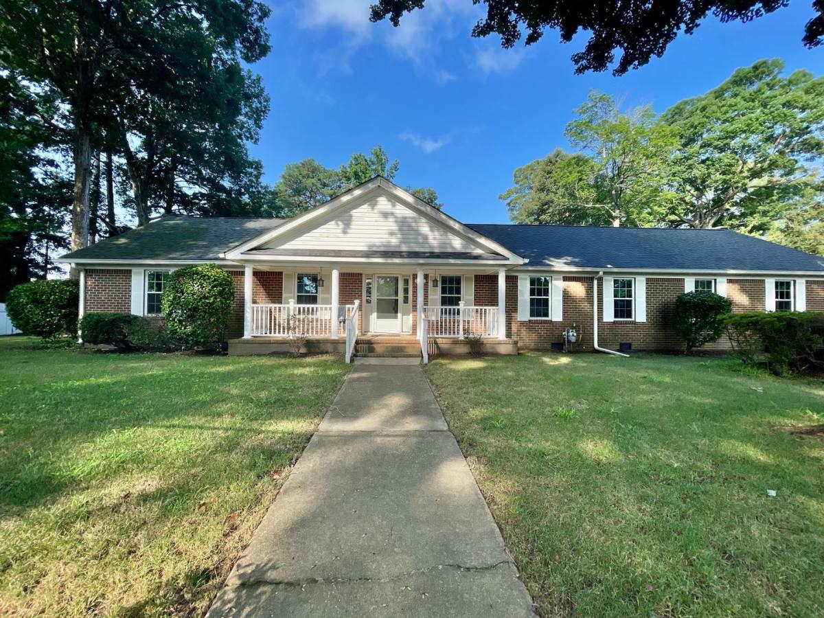 House for rent at 813 Five Point Rd, Virginia Beach, VA 23454