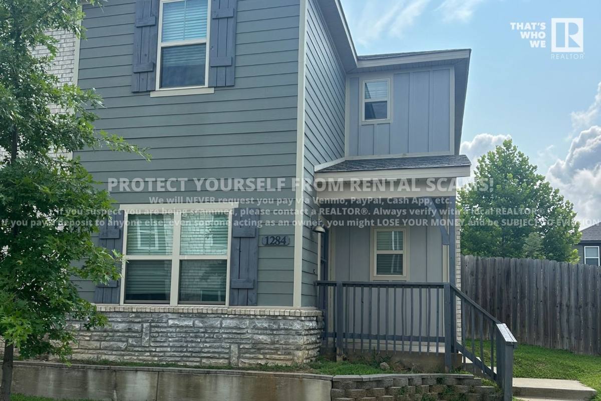 House for rent at 1284 N Corsica Dr, Fayetteville, AR 72704